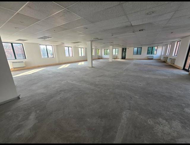 BUSINESS PROPERTY TO RENT IN MENLYN